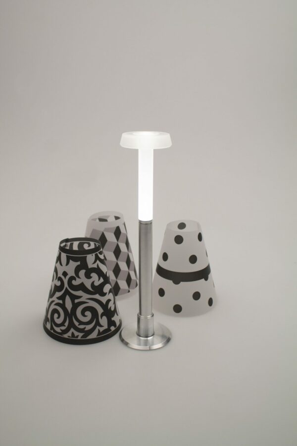 Tischlampe Tischleuchte von Bottlelight mit austauschbaren Lampenschirm